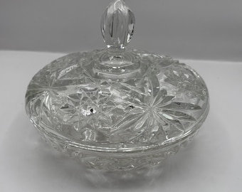 Vintage Anchor Hocking cans dish with lid 8” Wx 7.5” W