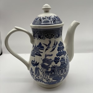 Vintage Churchill Staffordshire Teapot featuring the Blue Willow Pattern 10” H
