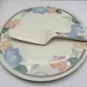 &quot;Schöne Vintage Mikasa Tortenplatte &quot;&quot;Garden Poetry&quot;&quot; 30 cm breite Tortenplatte.&quot;
