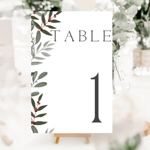 Número de mesa de boda de Holly, boda de invierno, boda de Navidad navideña, configuración de lugar, descarga editable, acebo, país de las maravillas de invierno, vegetación