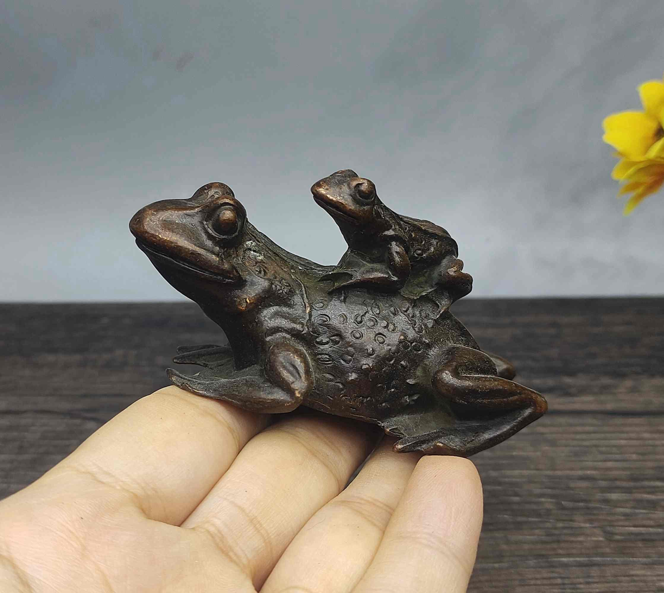カエルの彫刻品 ヴィンテージブロンズ彫刻のカエル像。装飾品 - Etsy 日本