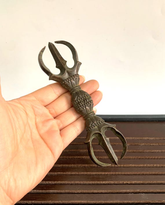 Exquisite Bronze-carved Tibetan Three-pronged Vajra Dorje Statue