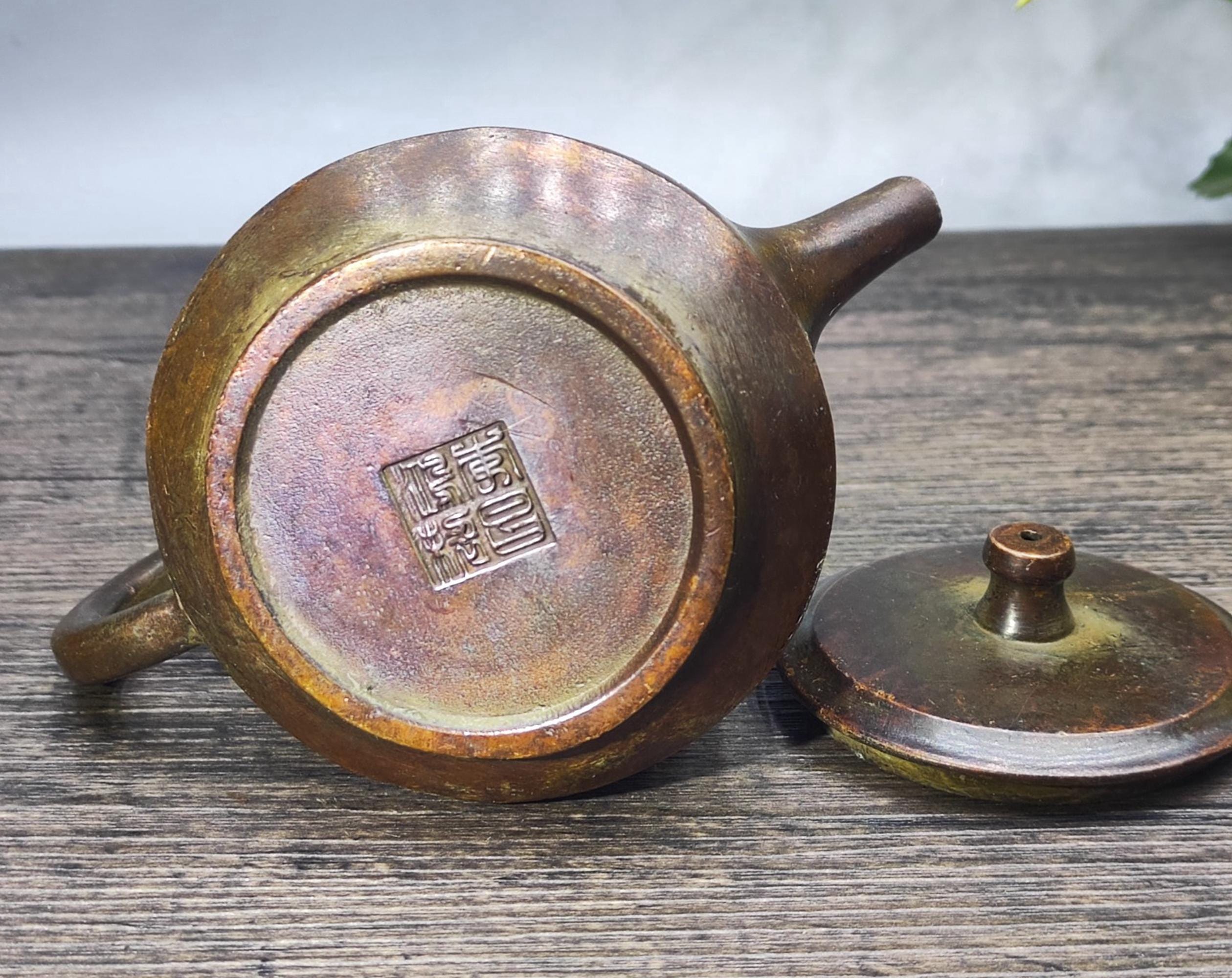 ヴィンテージブロンズ彫刻ティーポット/コーヒーポット。ホーム