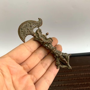 Exquisite Bronze Carved Tibetan Vajra Pestle Statue – Sacred Ritual Artifact & Spiritual Home Decor
