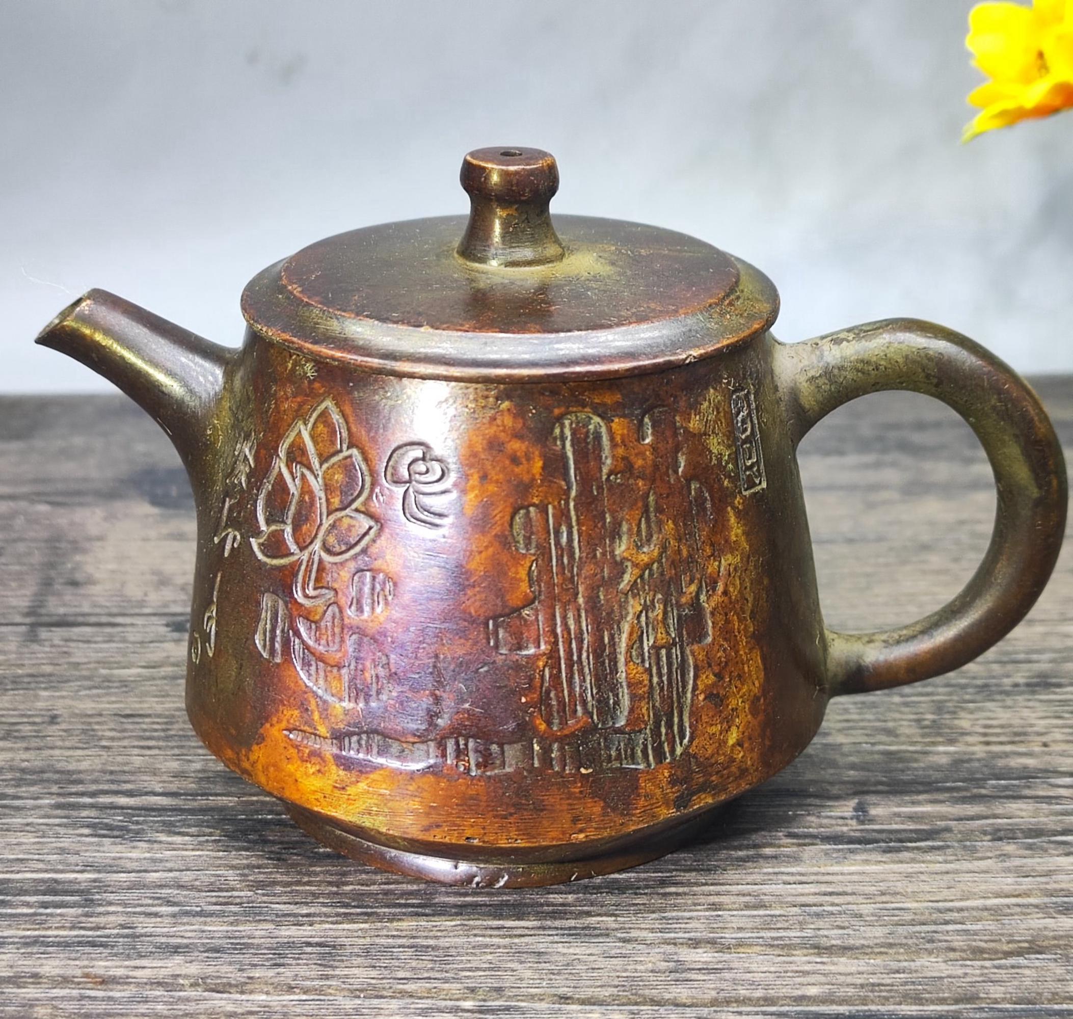 ヴィンテージブロンズ彫刻ティーポット/コーヒーポット。ホーム