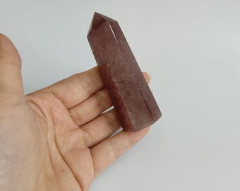 Naturlig kristallstav, obelisk av energisten, kristallhelande, feng shui-staty
