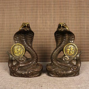A pair vintage brass carved Fortune Snake tea pet statue. Home Decoration & Feng Shui Statue 8.82 Ib