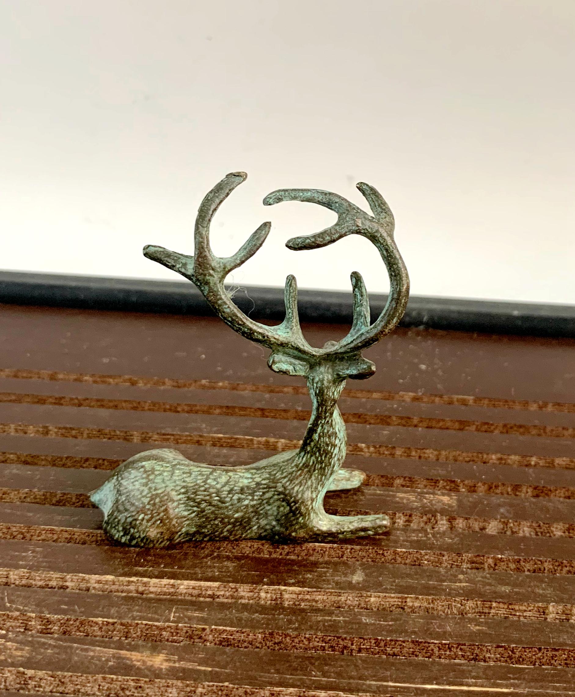 精巧なブロンズ彫刻の鹿像。ホームデコレーションと風水像 - Etsy 日本