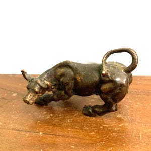 Bronze hand carved bull statue. home decoration