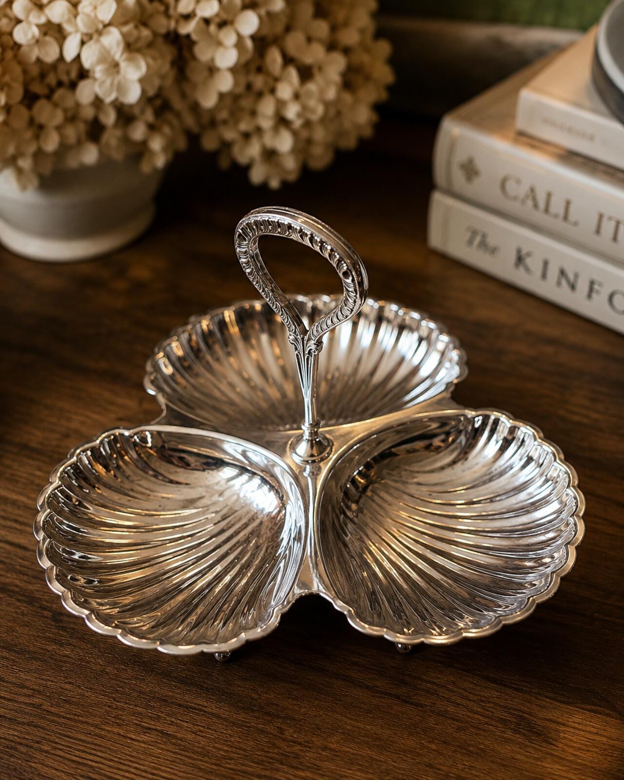 Silver tray - Etsy 日本 ヴィンテージメタルシェルスナックトレイ