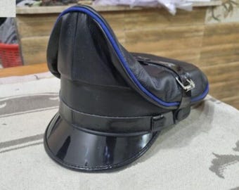 Gorra de motorista de cuero negro hecha a mano – Gorra estilo militar con visera y ribete azul