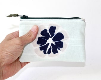 Little Zipper Pouch. Small Zipper Coin Purse. Small Zipper Bag. Zipper Change Purse in Mint Green with Navy Blue Flowers