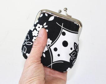 Small Coin Purse. Kiss Lock Coin Purse. Coin Pouch. Change Purse in Black and White Floral Flower Pattern