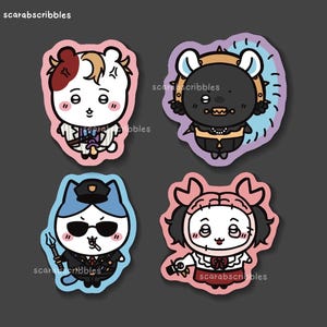 Può includere: Quattro adesivi di personaggi dei cartoni animati. Gli adesivi presentano un orso bianco con capelli rossi e marroni, un orso nero con una corona d'oro, un gatto blu in uniforme da poliziotto e un personaggio con i capelli rosa. Gli adesivi hanno un contorno rosa, viola e blu.