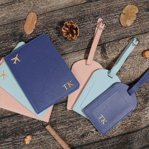 Etiquette à bagage en cuir personnalisée avec monogramme | Cadeau de voyage pour anniversaire de mariage | Cadeau portefeuille de voyage personnalisé pour père et mère