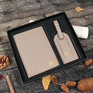 Porte-passeport et étiquette de bagage personnalisés, Portefeuille pour passeport personnalisé, Cadeau de mariage, Cadeau de voyage pour elle, Proposition de garçon d'honneur, Accessoires de voyage
