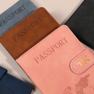 Personalized Leather Passport Holder Gift Set,Best man Bridesmaid Groomsman Gift,Wedding Travel Gift,Travel Set Accessories,Honeymoon Gift