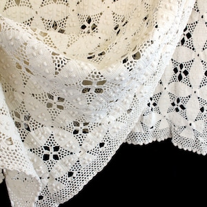 Crocheted Table Cloth, Large Handmade Tablecloth, Medium Weight Yarn, Off White, Hand Crochet, 3D Raised Knots 17938