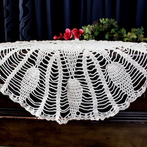Large Vintage Doily, 22 Inch Crochet Doily, or Centerpiece, Light Ecru Doily, Crocheted Doilies, Pineapple Design 18076