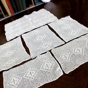 6 White Doilies, Matching Placemats, Filet Crocheted Doilies, Vintage Table Linens 15097