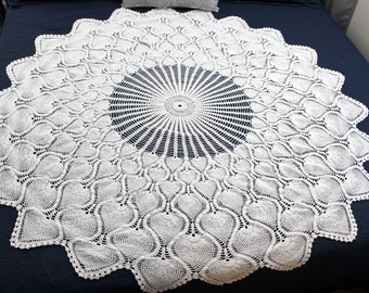 Large White Crocheted Table Topper, Crocheted Tablecloth, Pineapple Tablecloth 18361