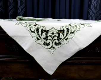 Small Embroidered Tablecloth, 4 Matching Napkins, Green Embroidery 18172