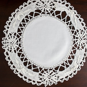 Bedfordshire, Bobbin Lace, Antique Doily, Exquisite Handmade Lace Doily 18219