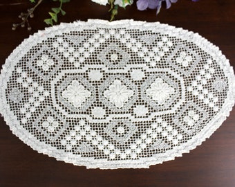 Filet Lace Doily or Placemat, Filet Worked Lace, Needle Lace Tray Cloth, Off White Tray Cloth 18170