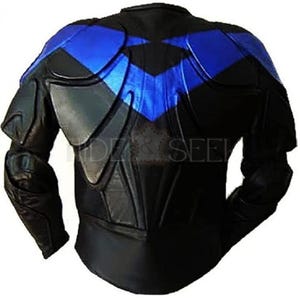 detail-shot-of-armor-padded-panels-on-blue-wing-moto-jacket