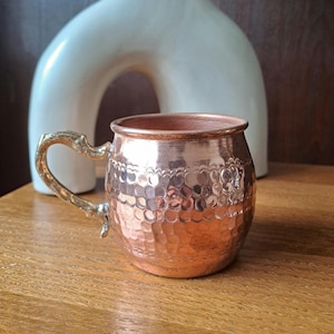 Caneca de cobre martelado artesanal com alça de latão – Copo de mula marroquina – Copo vintage – Copo de cobre artesanal para cozinha ou bar