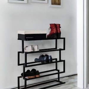 Metal Shoe Rack, Floor Shoe Rack, Shoes Organizing Area, Industrial Shoes Rack, Hallway Shelving, Hallway Organizing, Loft Style Shelving