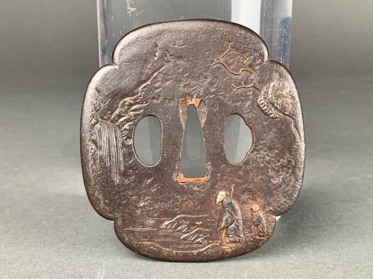 昭和レトロビンテージ珍しい(骨董品コレクション)錆びた金属製円形武具鍔(つば) 昭和レトロビンテージ珍しい(骨董品コレクション)錆びた金属製