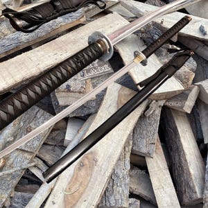 Hand-Forged Samurai Katana: Full Tang Carbon Steel Replica