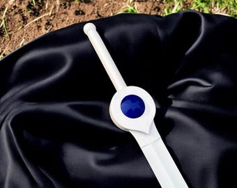Finn’s White Sword Replica – Adventure Time Stainless Steel Cosplay Sword with Blue Gem & Sheath