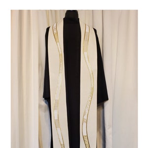 White and Gold River of Life Clergy Stole