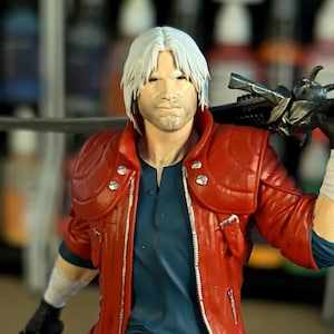 Dante Devil May Cry Figurine – Action Pose Model – Handmade Gaming Collectible