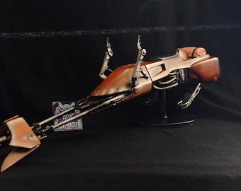 Space Rider – Figura de resina hecha a mano / Ícono de aventura futurista