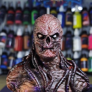 Tentacled Horror Villain Bust – Dark Monster Sculpture – Fantasy Creature Display Figure – Creepy Demonic Decor