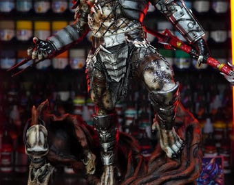 Predator Figure – Handcrafted Sci-Fi Hunter Statue with Movie-Accurate Details