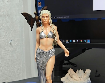 Khaleesi Heykeli – Daenerys Targaryen Esintili Koleksiyon Figürü