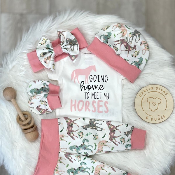 Horse Floral Girls Coming Home Outfit, Going Home to Meet my Horses Baby Set, Custom Newborn Hospital,  Baby Girl Shower Gift, Blush Pink