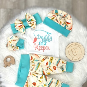Girls Fishing Coming Home Outfit, Daddy Says I'm a Keeper Girls Baby Set,  Custom Newborn Hospital, Baby Shower Gift, Layette 