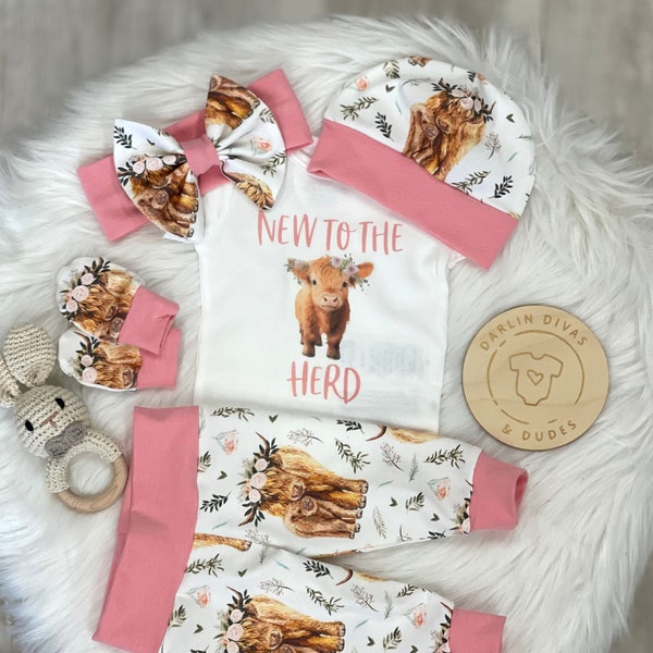 Girls Highland Cow Coming Home Outfit, New to the Herd Girls Baby Set, Cow Custom Newborn Hospital,  Baby Shower Gift, Farm Country Girl