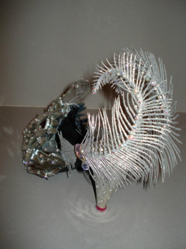 high heel shoe sculpture Vanity Fish image 3