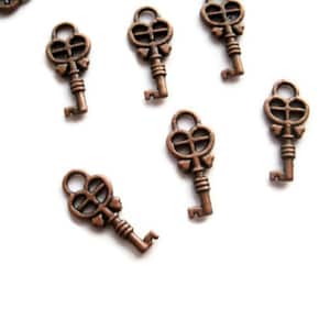 20 Skeleton Key Charms in Copper