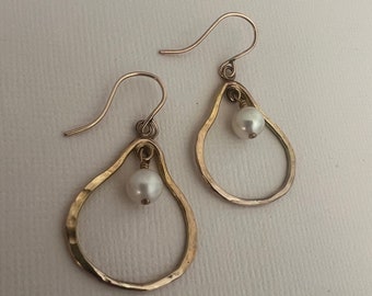 Drop earrings, teardrop earrings, handmade jewelry, pearl earrings