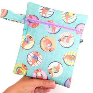 Wasserdichte nasse Bikinitasche | Badeanzugtasche für Strand oder Pool | Handgefertigter Wetbag mit Float-Print | Hergestellt nach Mà Menorca
