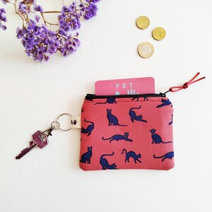 Monedero llavero estampado de gatos | Compacto y funcional con cremallera | Minimalista | Pequeño, práctico y hecho a mano | Regalo mujer