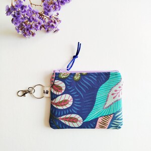 Monedero Llavero hojas azul | Compacto y funcional, cremallera  | Cartera flores regalo mujer | Pequeño, práctico y artesanal | Hecho a mano