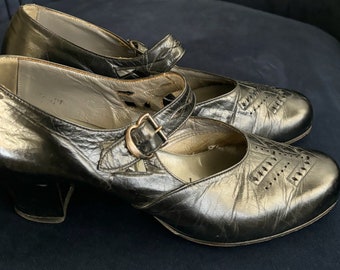Vintage 40s Black Leather Mary Jane Shoes Cut Outs